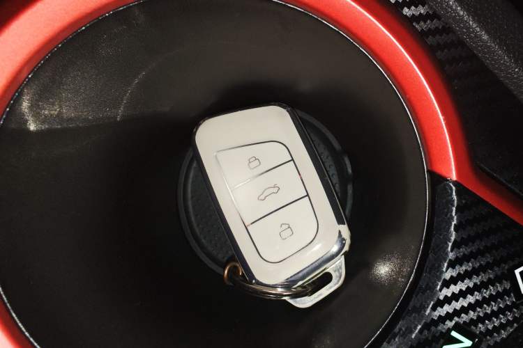 Used Chery QQ Little Ant 2022 Sweet Pink Edition Half-Sugar Version Lithium Iron Phosphate 30 kW 301 km Interior 1