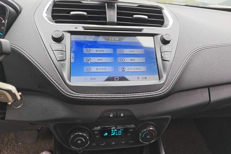 Used Ford Escort 2015 1.5L Automatic Fashion Model Audio And AC Panel