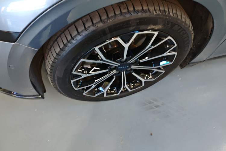 Used Zeekr 007 2024 Rear-Drive Enhanced Version 75 kWh
