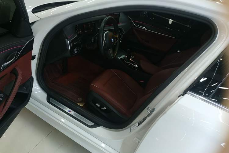 Used BMW 5 Series 2022 Restyled 530Li Leading Edition M Sport Package