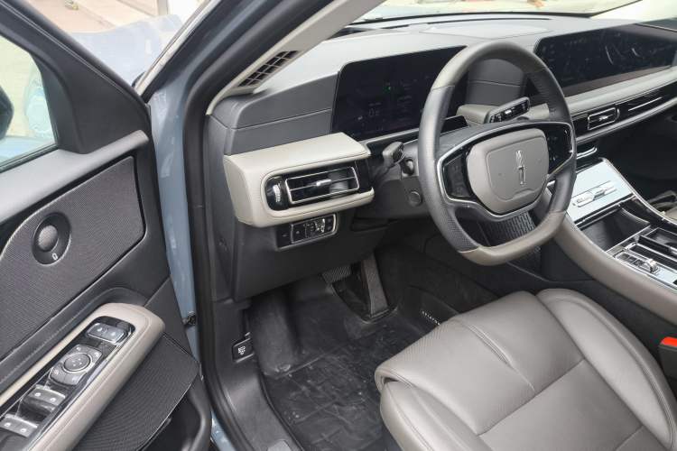 Used Lincoln Aviator 2024 3.0T V6 All-Wheel-Drive Luxury Edition Six Seats