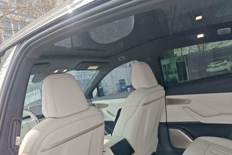 Used ONVO L60 2024 60 kWh Rear-Drive Version