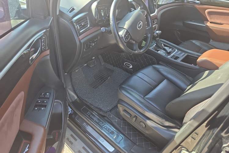 Used GAC Trumpchi GS8 2017 320T Two-Wheel Drive Luxury Smart Connectivity Version (7 Seats)