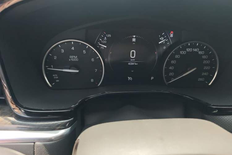 Used Cadillac XT5 2018 25T Luxury Model