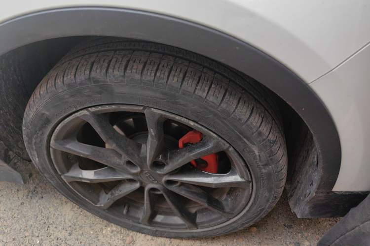 Used Geely Auto Emgrand S 2021 1.4T CVT Luxury Version Right Front Wheel Hub