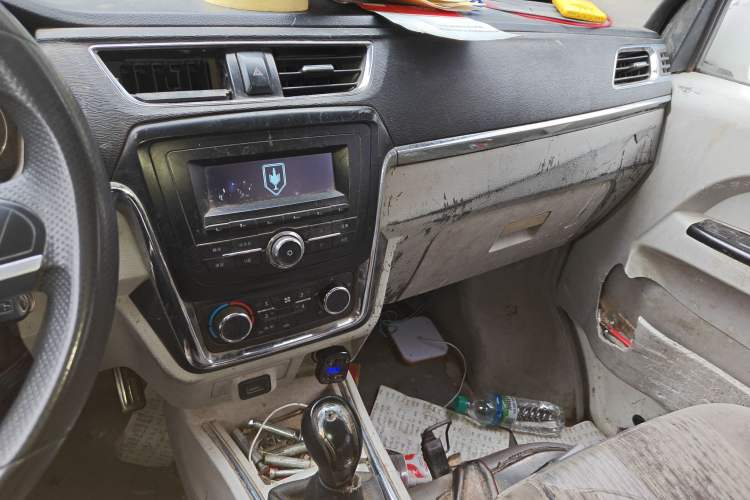 Used Jinbei New Hiace X30L 2018 1.5L Wealth Edition DLCG14 Audio And AC Panel