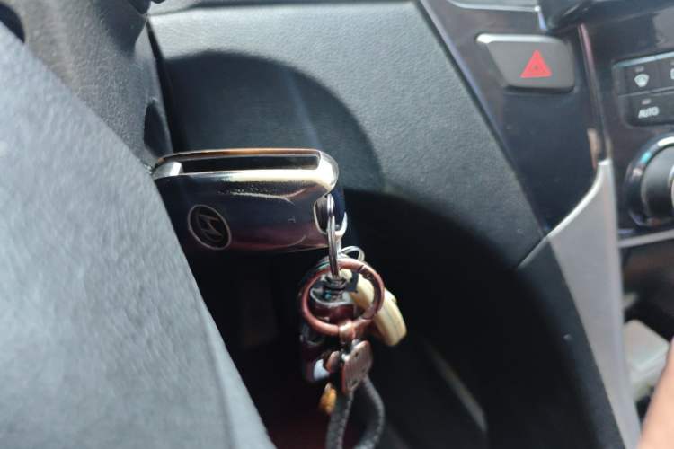 Used Hyundai Sonata 2011 2.0L Automatic Leading Edition Vehicle Key