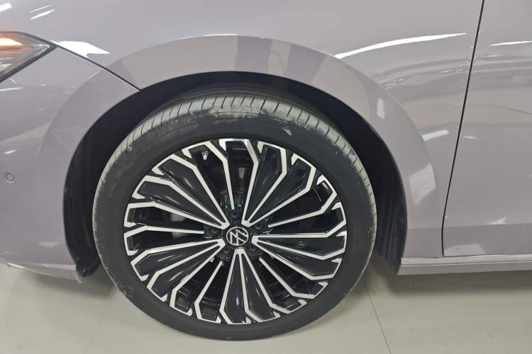 Used Volkswagen Passat 2025 Pro 380TSI Dragon Supreme Edition