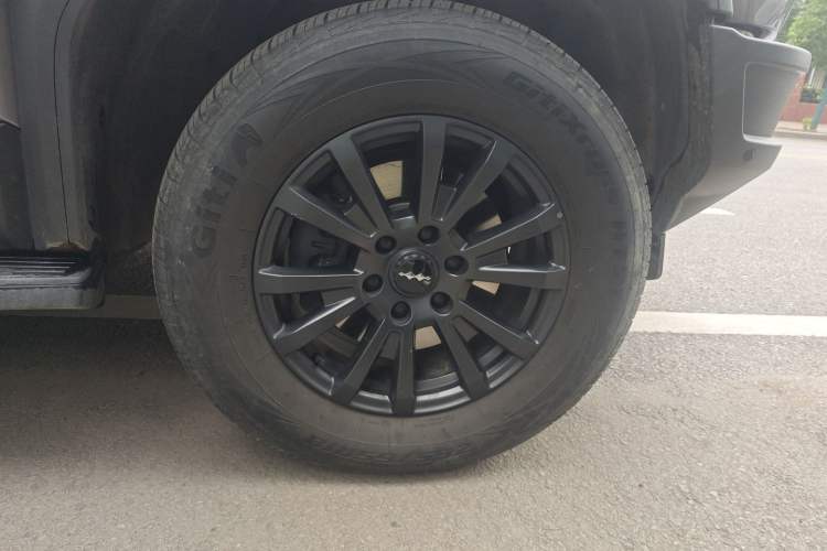 Used Formula Leopard 5 2023 Navigator Edition
