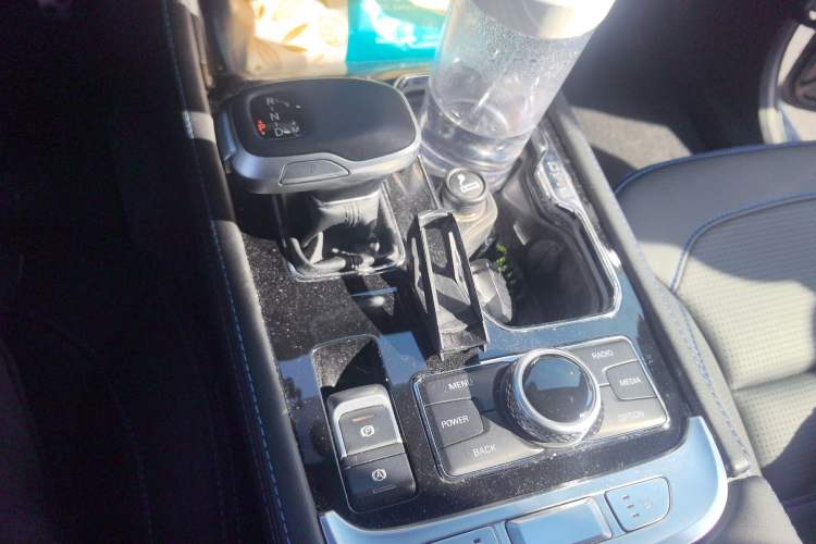 Used BAIC Off-Road BJ40 2021 2.0D Automatic Four-Wheel Drive Blade Hero Edition Adventurer Type Gear Lever