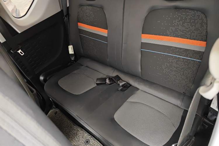 Used Wuling Hongguang MINIEV 2020 Enjoyment Model Lithium Iron Phosphate Left Rear Seat