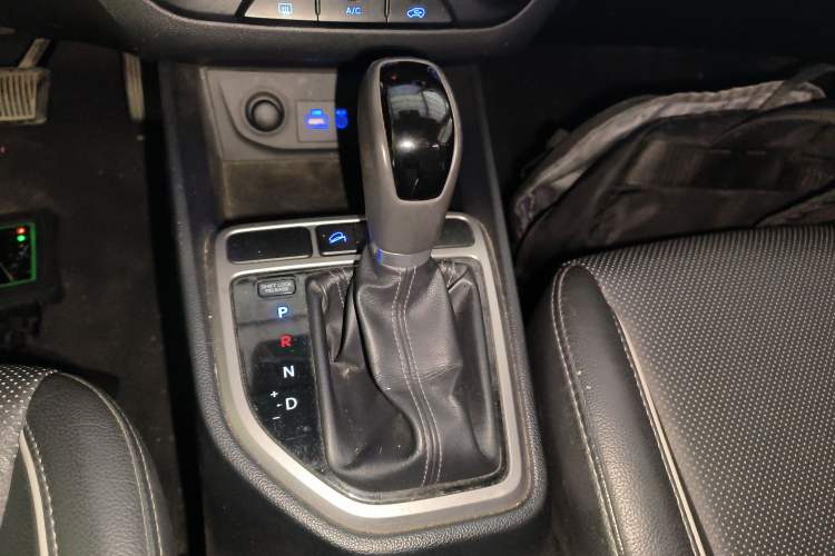 Used Hyundai ix25 2015 1.6L Automatic Two-Wheel Drive Smart GLS Trim
