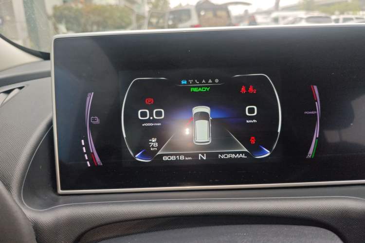 Used ORA White Cat 2022 Upgraded Model 305km Range Luxury Version Lithium-Ion Battery
