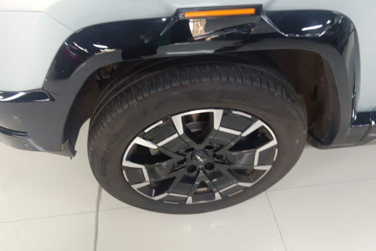 Used Formula Leopard 8 2025 Smart & Brave Flagship Edition 7 Seats
