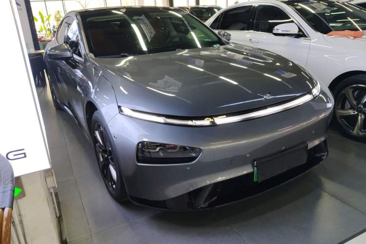 Used XPeng P7 2022 670N+ Front Right 45 Deg