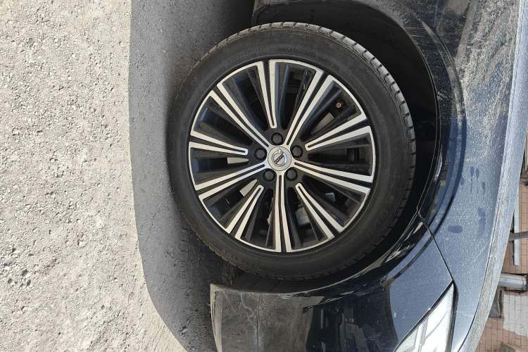 Used Volvo S90 New Energy 2022 T8 eDrive Hybrid Luxury Edition Right Front Wheel Hub