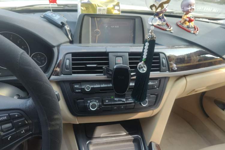 Used BMW 3 Series 2013 320Li Fashion Model
