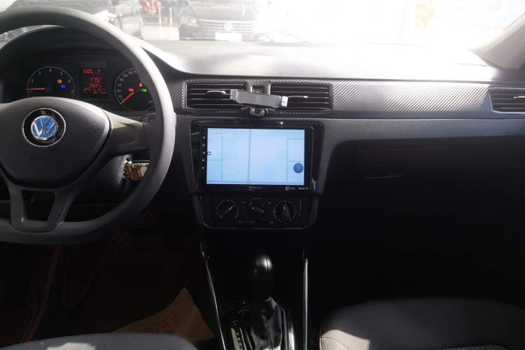 Used Volkswagen Santana 2021 1.5L Automatic Fashion Edition Audio And AC Panel