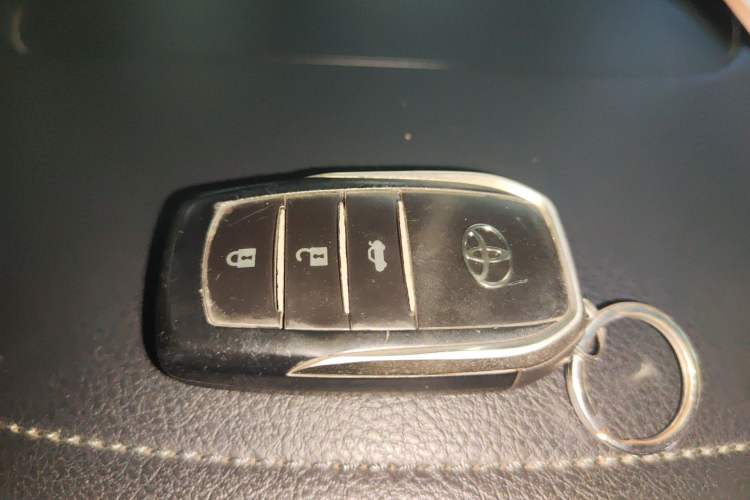 Used Toyota Camry 2015 2.5G Luxury Navigation Edition Interior 1