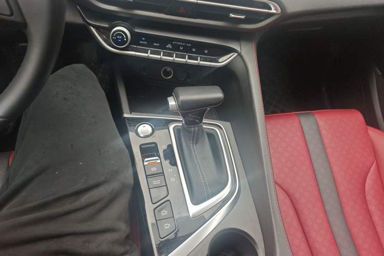 Used CHANGAN Eado 2021 PLUS Blue Whale NE 1.4T GDI DCT Prestige Model Gear Lever