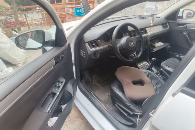 Used Volkswagen Bora 2014 1.6L Manual Fashion Edition Driver Seat