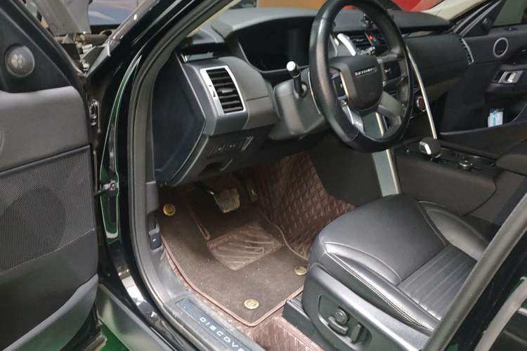 Used Land Rover Discovery 2024 360 PS S Driver Seat