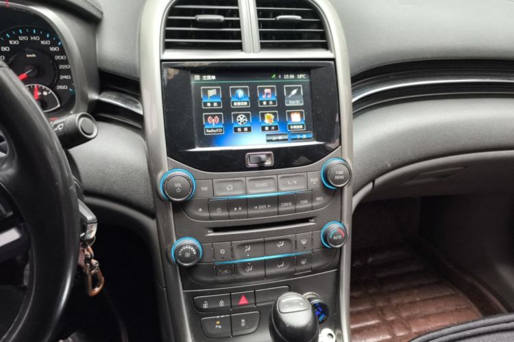 Used Chevrolet Malibu 2014 2.0L Automatic Luxury Edition Audio And AC Panel