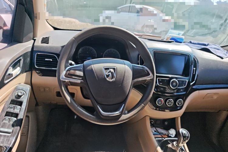 Used Baojun 730 2014 1.5L manual Comfort ESP version 7 seats
