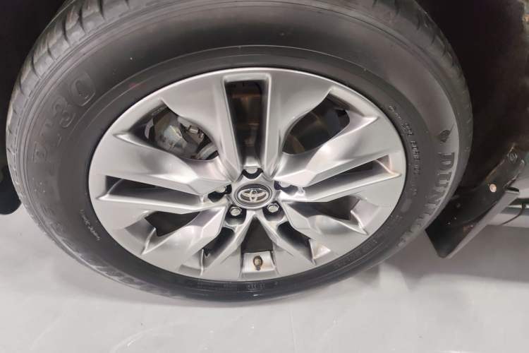 Used Toyota Wildlander 2022 2.0L CVT Two-Wheel Drive Luxury PLUS Edition Left Front Wheel Hub