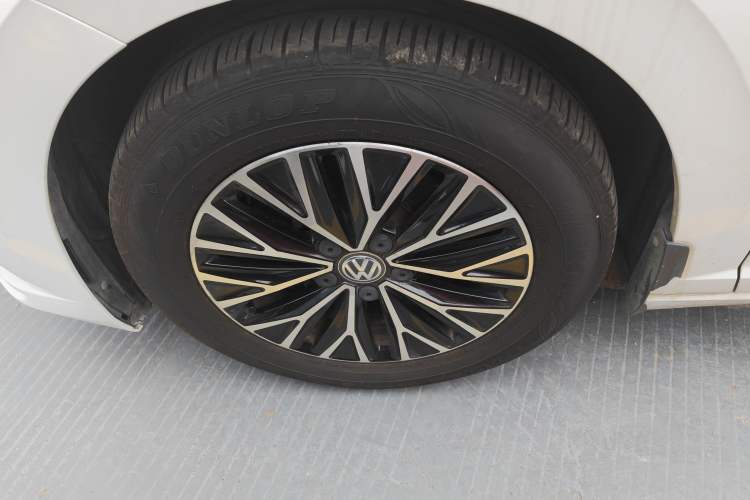 Used Volkswagen Sagitar 2019 200TSI DSG Comfort Version China VI Standard Left Front Wheel Hub