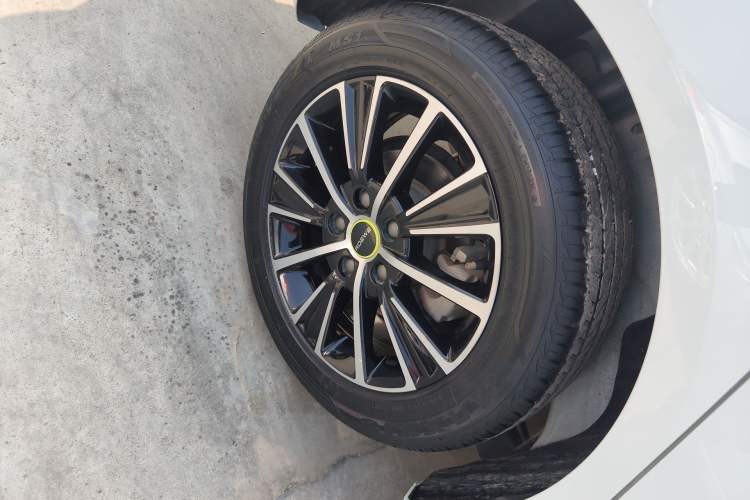 Used Roewe i5 2021 1.5L Manual Platinum Edition
