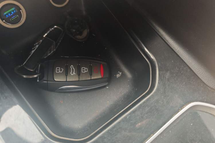 Used Haval H6 2017 Blue Label 2.0T Automatic Two-Wheel Drive Smart Edition Vehicle Key