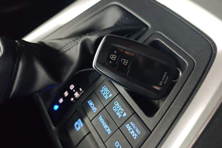 Used Toyota RAV4 2021 2.0L CVT 4x4 Style PLUS Edition
