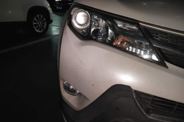 Used Toyota RAV4 2015 2.0L CVT Two-Wheel Drive Fashion Edition