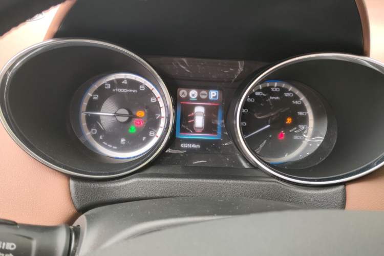 Used Dongfeng Aeolus AX4 2018 1.6L DCT Trendy & Stylish Model with Sunroof Instrument Cluster