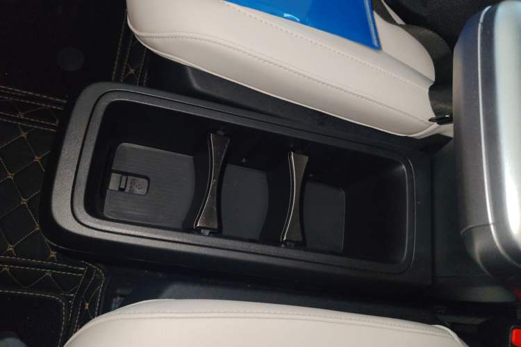 Used iCAR V23 2025 401 Two-Wheel Drive Intelligent Driving Version