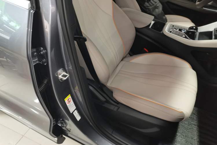 Used BYD Song Pro New Energy 2024 HONOR Edition DM-i 71KM Navigation Model Right Front Seat