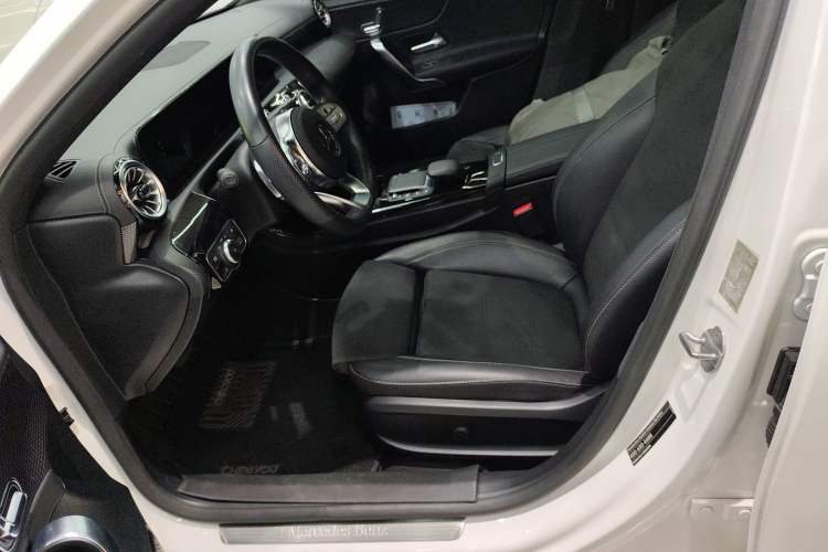 Used Mercedes-Benz A-Class 2021 A 200 L Sport Sedan Fashion Model
