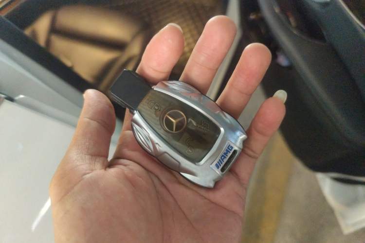 Used Mercedes-Benz GLC 2019 GLC 260 L 4MATIC Dynamic Model Vehicle Key