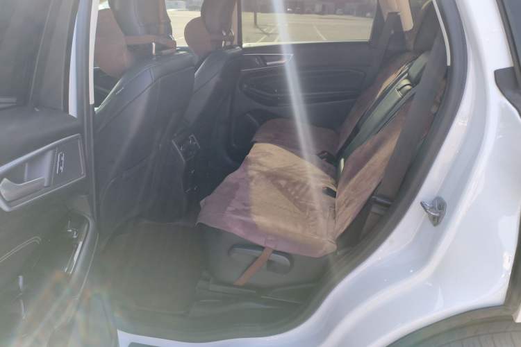 Used Ford Edge 2016 EcoBoost 245 Two-Wheel-Drive Titanium 7-Seater
