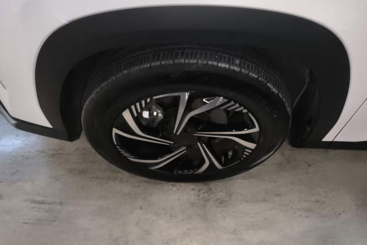 Used Geely Auto Emgrand X7 Sport 2023 Boyue COOL 1.5TD Smart Connect+ Left Front Wheel Hub