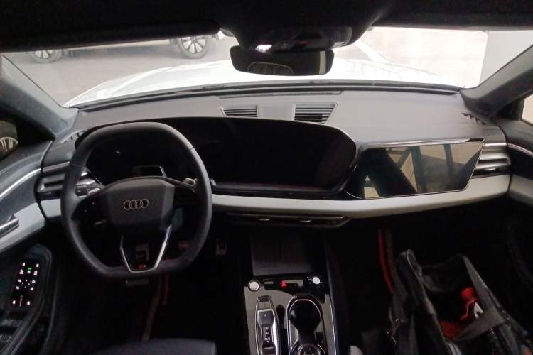 Used Audi A5L 2026 2.0T Sport Plus Center Console