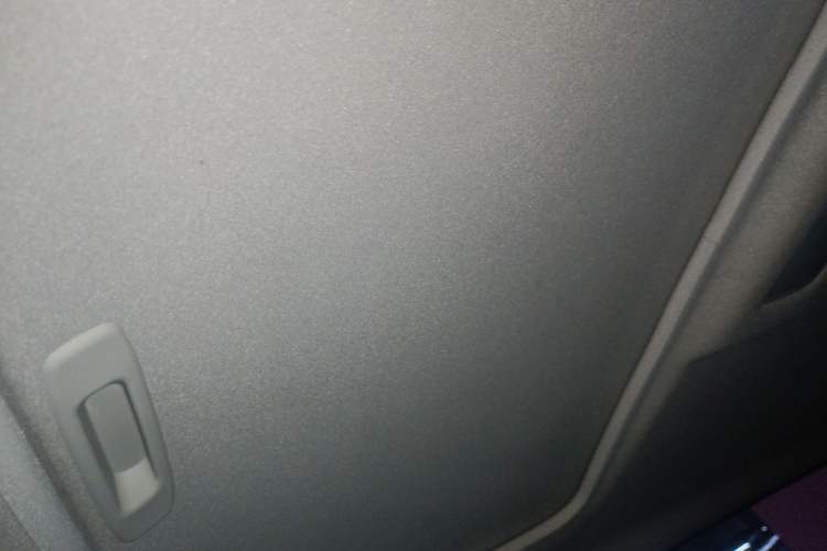 Used Nissan Tiida 2019 1.6L CVT Smart Drive Version China VI Standard Headliner