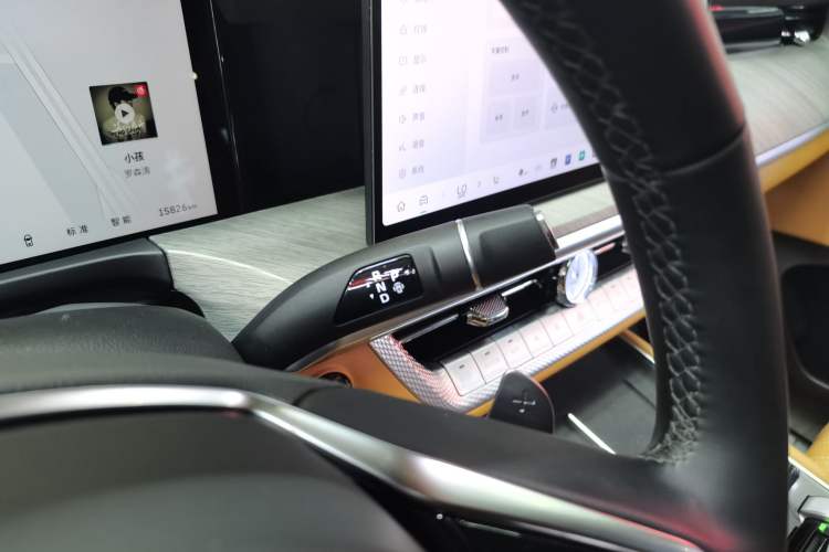 Used Tank 500 New Energy 2026 Model—Hi4-T Smart Enjoyment Version Gear Lever