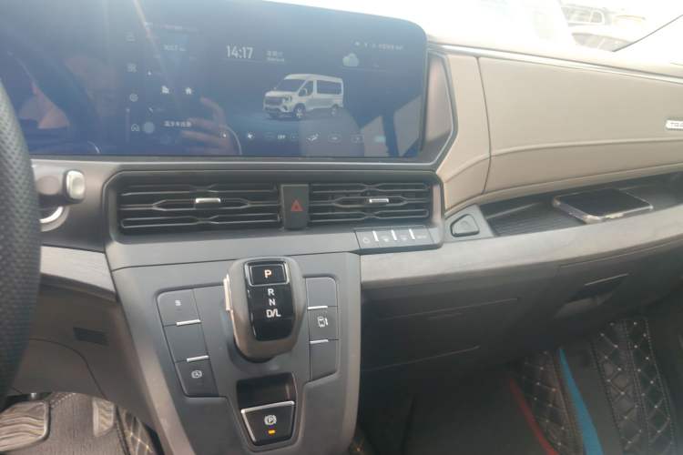 Used Ford Transit T8 2024 T8 2.3T Diesel Automatic Mid-axle Mid-roof 7-seater Business & Travel Edition
