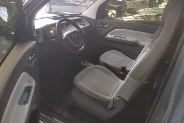 Used Wuling Hongguang MINIEV 2022 Macaron Premium Model – Lithium Iron Phosphate Driver Seat