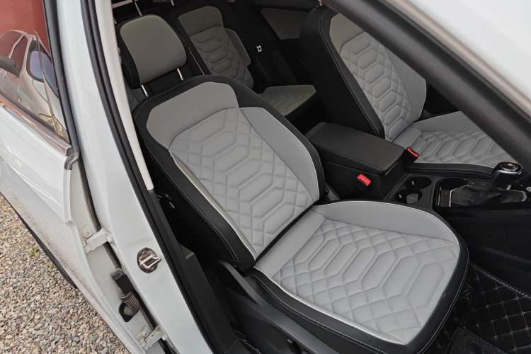 Used Volkswagen Tayron 2023 280TSI Two-Wheel-Drive Luxury Plus Advanced Version
