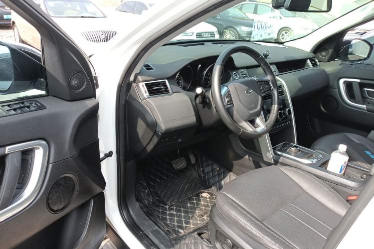 Used Land Rover Discovery Sport 2018 240 PS SE Version