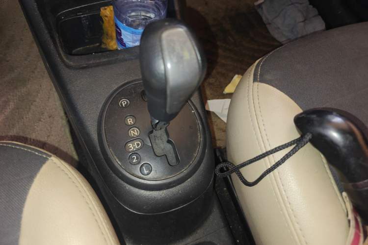 Used Suzuki Alto 2009 1.0L Automatic Luxury Version Gear Lever