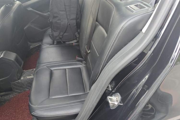 Used Volkswagen Lavida 2015 1.6L Manual Fashion Edition Left Rear Seat